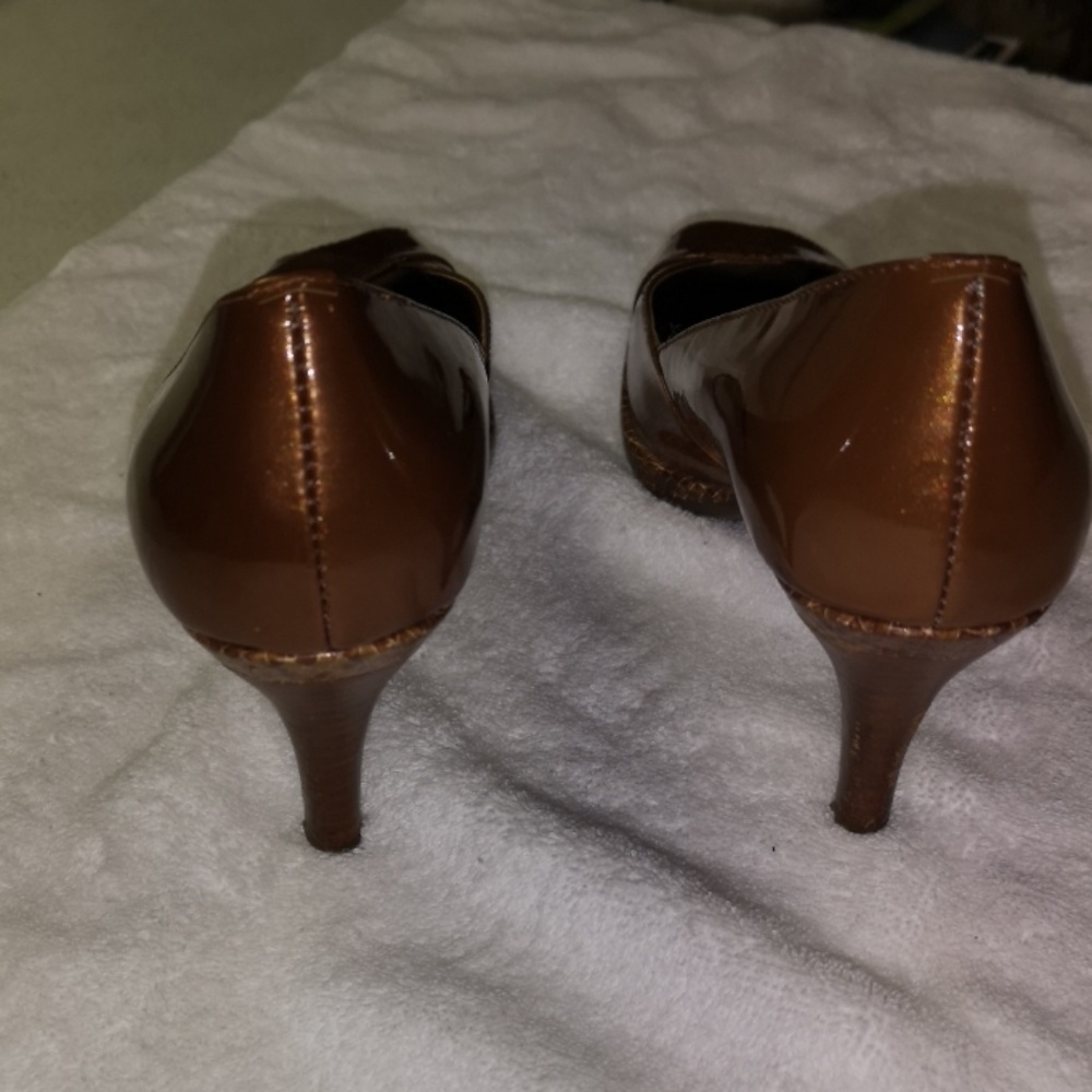 Shoes - Picture 4 of 4